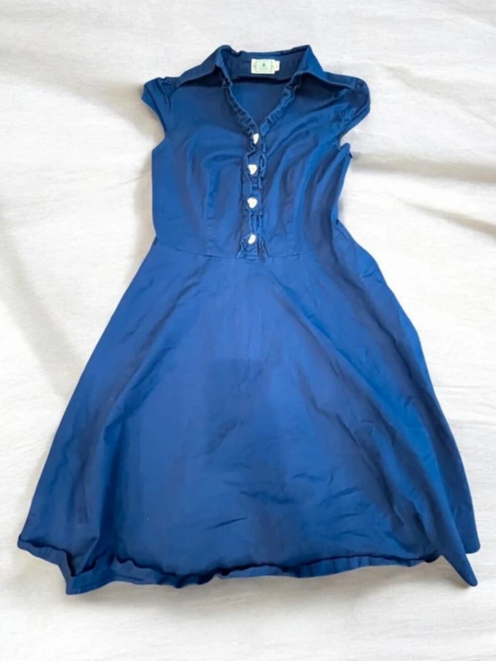 Zapaka large blue retro heart button dress
